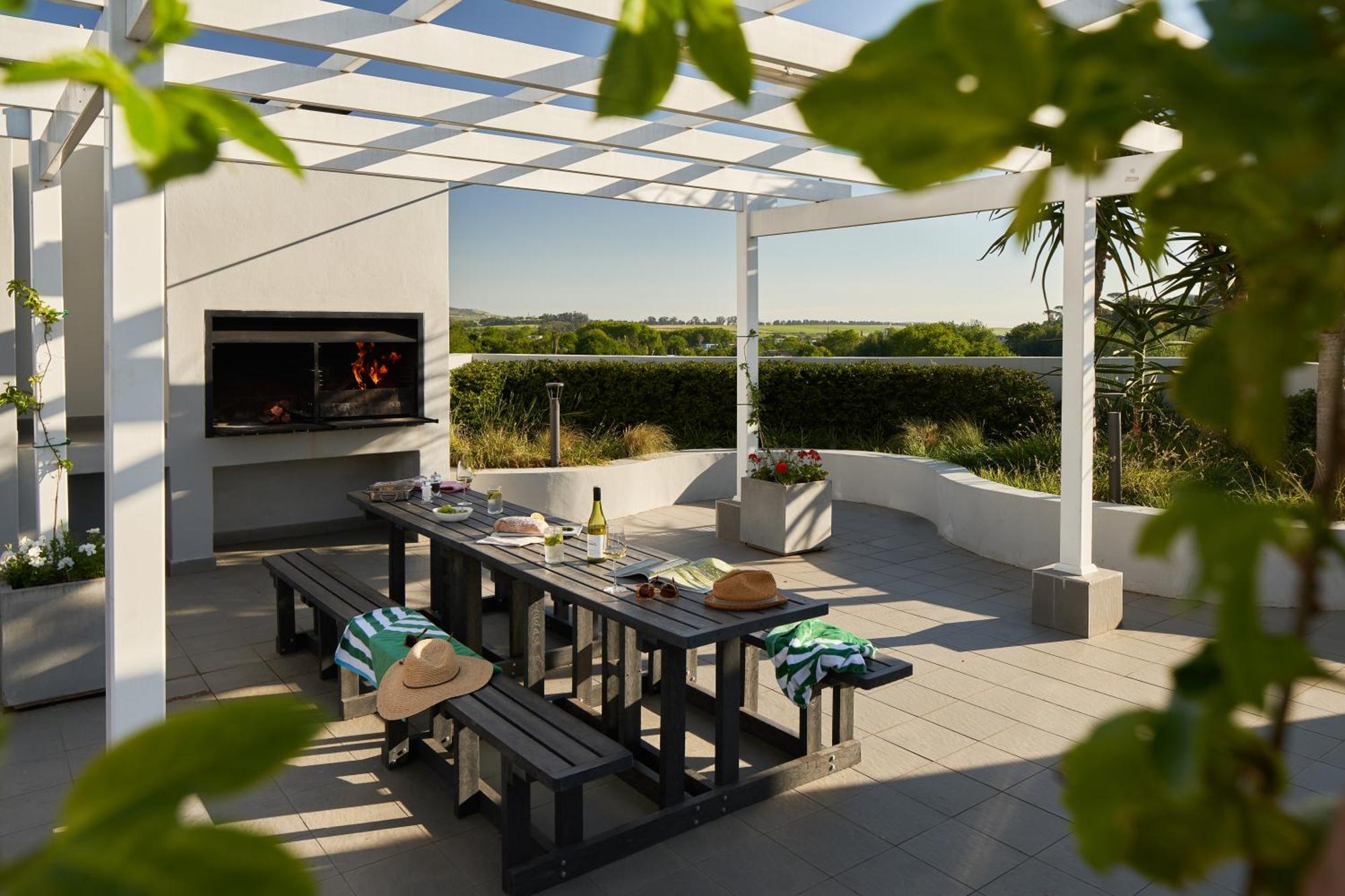The Den Apartments By Raw Africa Collection Стелленбос Экстерьер фото